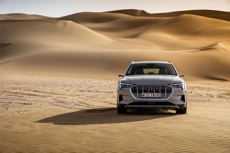  Audi e-tron 55 Quattro 2019 года  (WW) (фото 315 из 452)